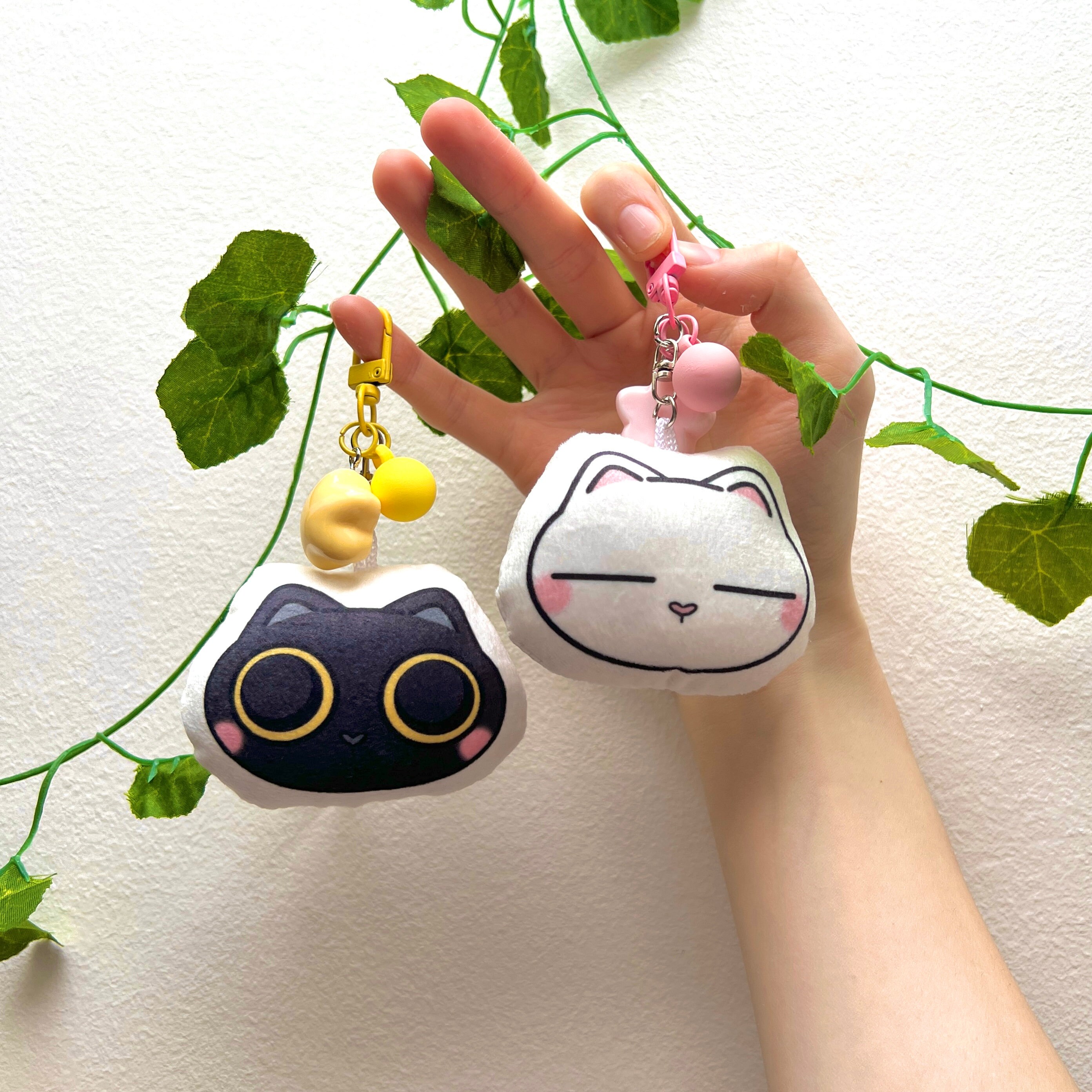 アイドル TWS TRY WITH US Plush Keyring (Cat) TWS [SUMMER BEAT] Plush Keyring – KPOP2U_Unnie