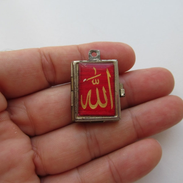 Quran  box Old Small Miniature Koran Mushaf Serif's Islamic Metal Box Case