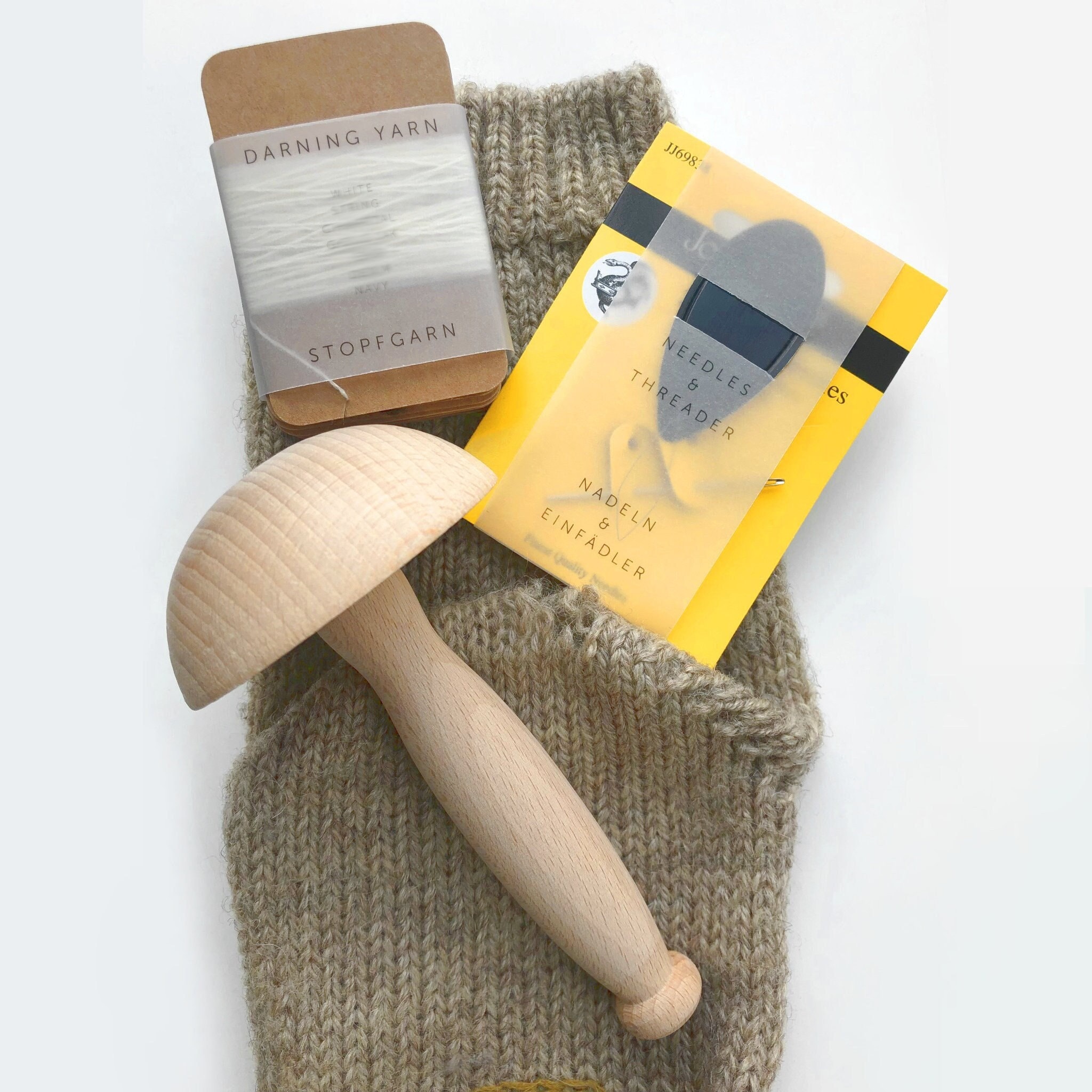 JUSTDOLIFE Sock Darning Kit Wood Darning Mushroom Darning Needle Thread for  Adults & Kids DIY, Handicraft Class, Travel, Home Darner (red)