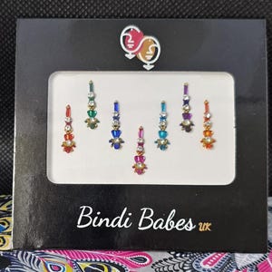 Paquete de 7 bindis de novia indios y asiáticos surtidos en diferentes colores.