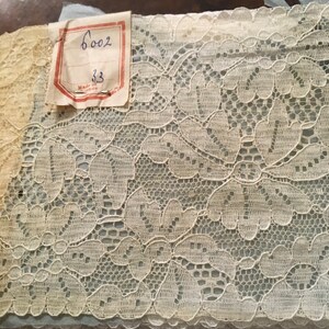 Pizzo antico francese di Calais beige in cotone degli anni 50 immagine 1