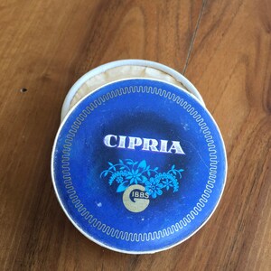 Ancient face powder: Gibbs face powder