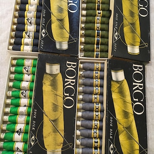N. 4 scatole piene con lussuose bobine in filo di seta reale.Borgo antica ditta di filati per cucito e ricamo made in Italy.48 spagnolette