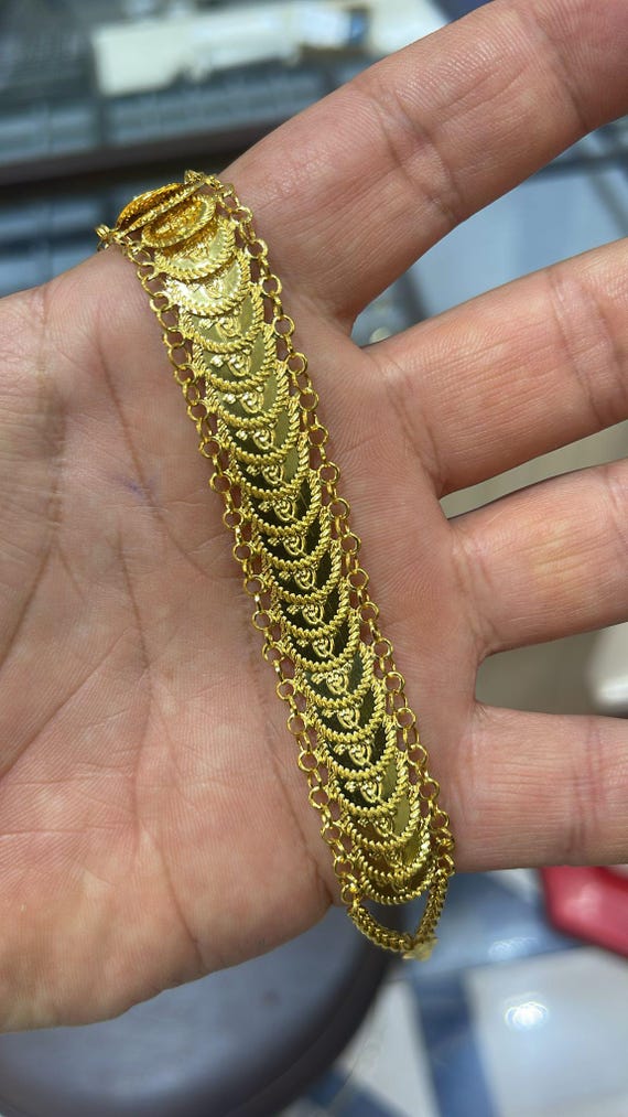 Gold coin bracelet hot sale