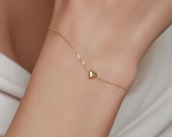 14K Solid Gold Dainty Heart Bracelet / Tiny Heart Bracelet / Schmuckgeschenk für sie