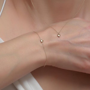 14K Solid Gold Dainty Heart Halskette und Armband Set / Minimalist Design Sacred Heart Anhänger Halskette und Armband