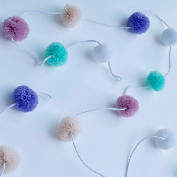 Guirlande de pompons pastel | Guirlande de pompons colorés pastel | Pompom felt Garland | Pastel pompom garland