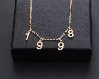 Collier personnalisé chiffres or strass zircon, collier nombre, collier date, cadeau d’anniversaire, bijoux femme, meilleure amie, maman