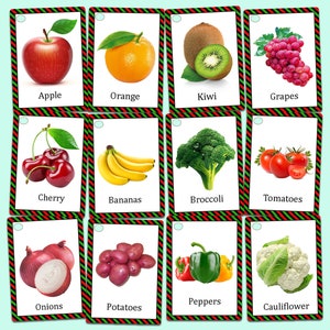 Op de afbeelding: Een verzameling van twaalf flashcards met verschillende soorten fruit en groenten. Elke kaart toont een levendige afbeelding van producten zoals appels, sinaasappels, kiwi's, druiven, kersen, bananen, broccoli, tomaten, uien, aardappelen, paprika's en bloemkool, met hun namen.