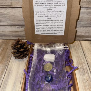 Coffret cadeau cristaux contre l'anxiété avec carte de propriétés Cadeau spirituel Pierres de guérison et d'apaisement