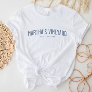 Martha&#39;s Vineyard Vacation Shirt: East Coast Travel Souvenir