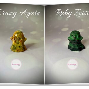 Peut inclure: Deux figurines de pierres pr&eacute;cieuses, une Crazy Agate et une Ruby Zoisite, chacune en forme de fant&ocirc;me. Le fant&ocirc;me Crazy Agate est jaune et marron. Le fant&ocirc;me Ruby Zoisite est vert et noir. Le texte "Crazy Agate" et "Ruby Zoisite" est au-dessus de chaque figurine.