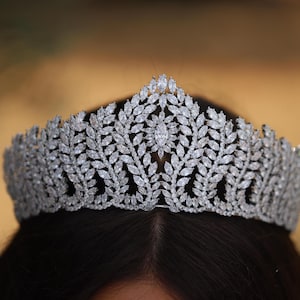 Luxury Vintage Royal Wedding Crown Cubic Zirconia Silver Princess Bridal Tiara Diamond Hair Accessories For Bride Swarovski Crystal Headband