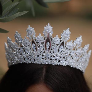 Diamond Regal Wedding Crown, Royal Bridal Tiara, Swarovski Crystal Tiara For Bride, Statement Crown, Vintage Headband, Bridal Hair Jewelry