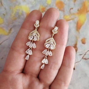 Art Deco Wedding Earrings, Swarovski Crystal Chandelier Wedding Earrings, Vintage Minimalist Bridal Earrings, Gold Statement Wedding Jewelry
