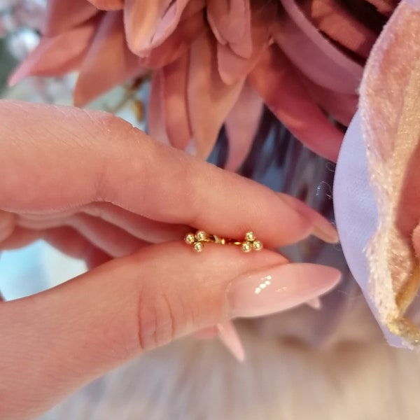 Tiny ball stud earrings in gold made of stainless steel