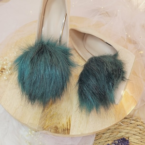 Emerald Pom Pom Shoe Clips, Fur Shoe Clips, Faux Fur accessories for Shoes, pom poms