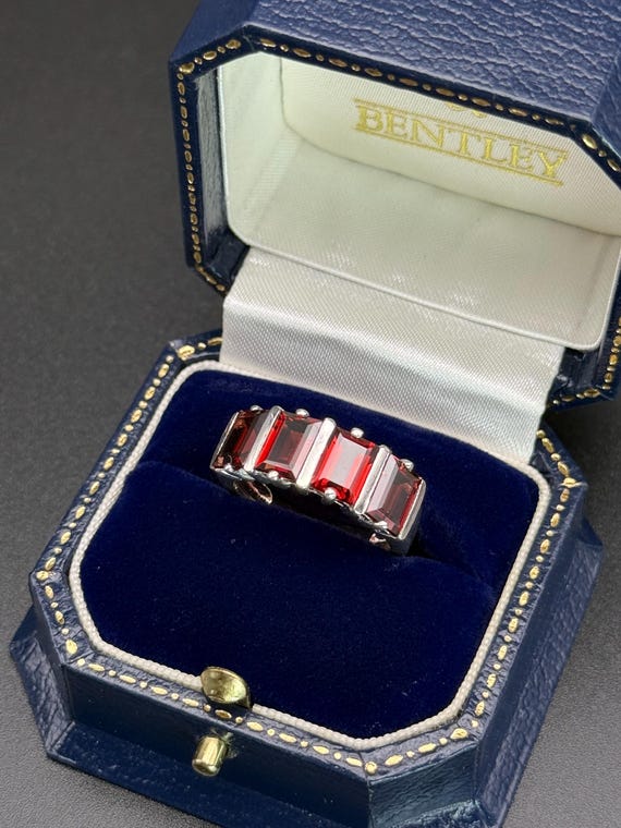 Vintage Garnet Gems Solid Sterling Silver ring Fo… - image 2