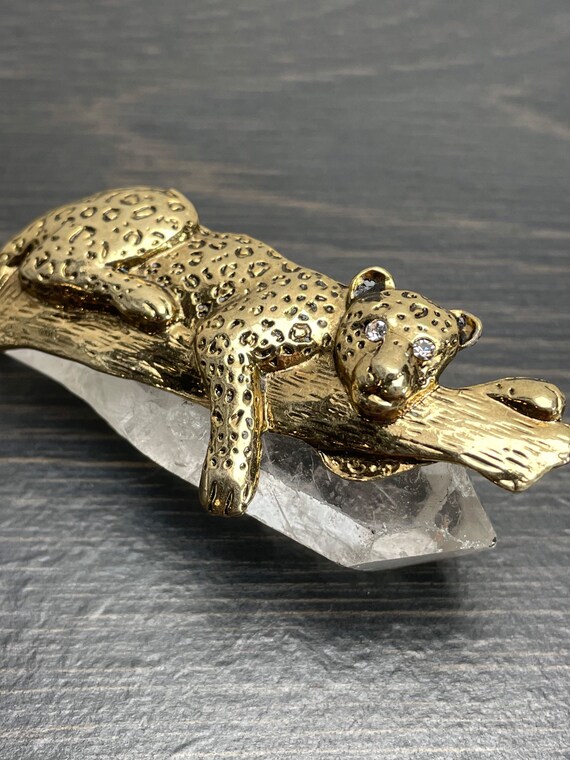 Jaguar brooch deals