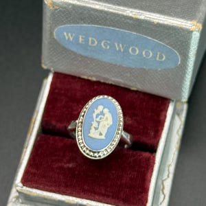 Vintage silver ring Wedgwood Jasperware Hallmarked Made in England Solid Silver Ladies Gift for women Gift for  Birthday For Mother