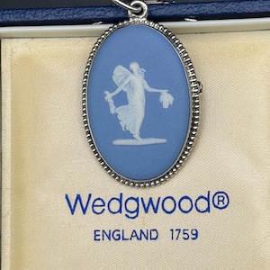 Wedgwood brooch - Etsy 日本