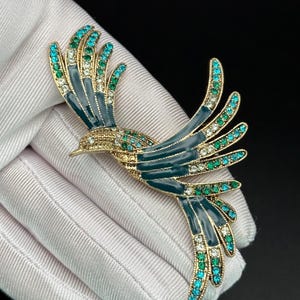 Vintage Bird brooch Figural Gold tone Enamelled Rhinestones Gift for women Gift for her Mother Valentines gift Christmas gift