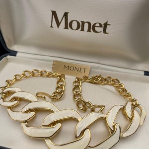 Vintage Monet choker Collar Ornate Coctail Dress Gold tone Creamy Enamel necklace Circa 80s Perfect condition Christmas Birthday Wedding