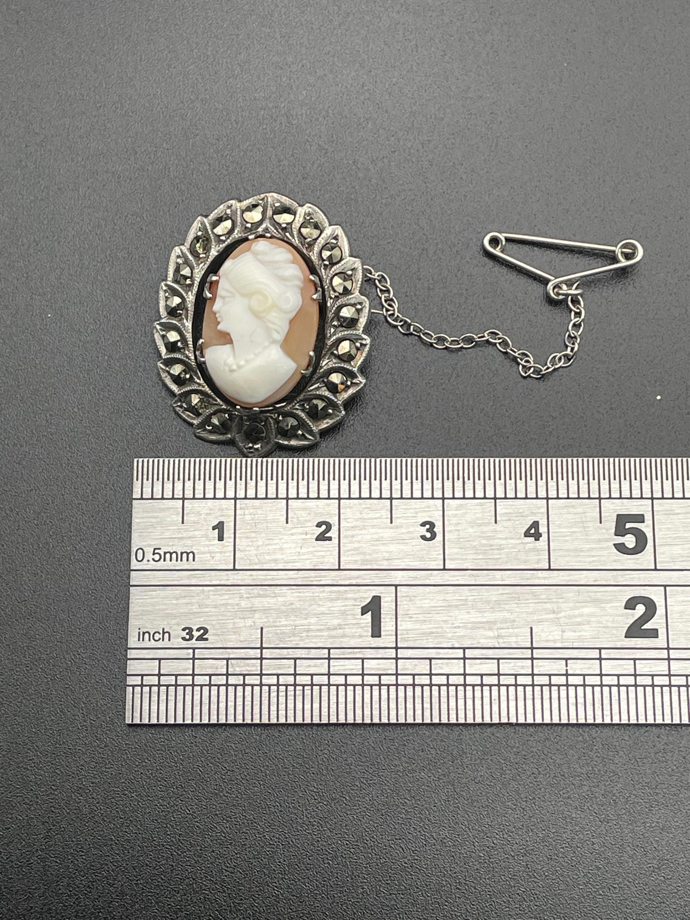 Broche Pendentif Camée En Nacre, Argent Et Marcassites - Bijou Vintage Occasion