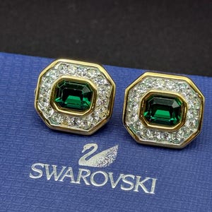 Vintage Swarovski Clips on earrings Austrian fine crystals Emerald Gold tone Ladies Women Timeless Splendid Boxed Gift Birthday Cocktail