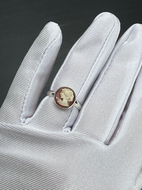 Vintage Cameo ring Silver Hand carved shell Rare … - image 4