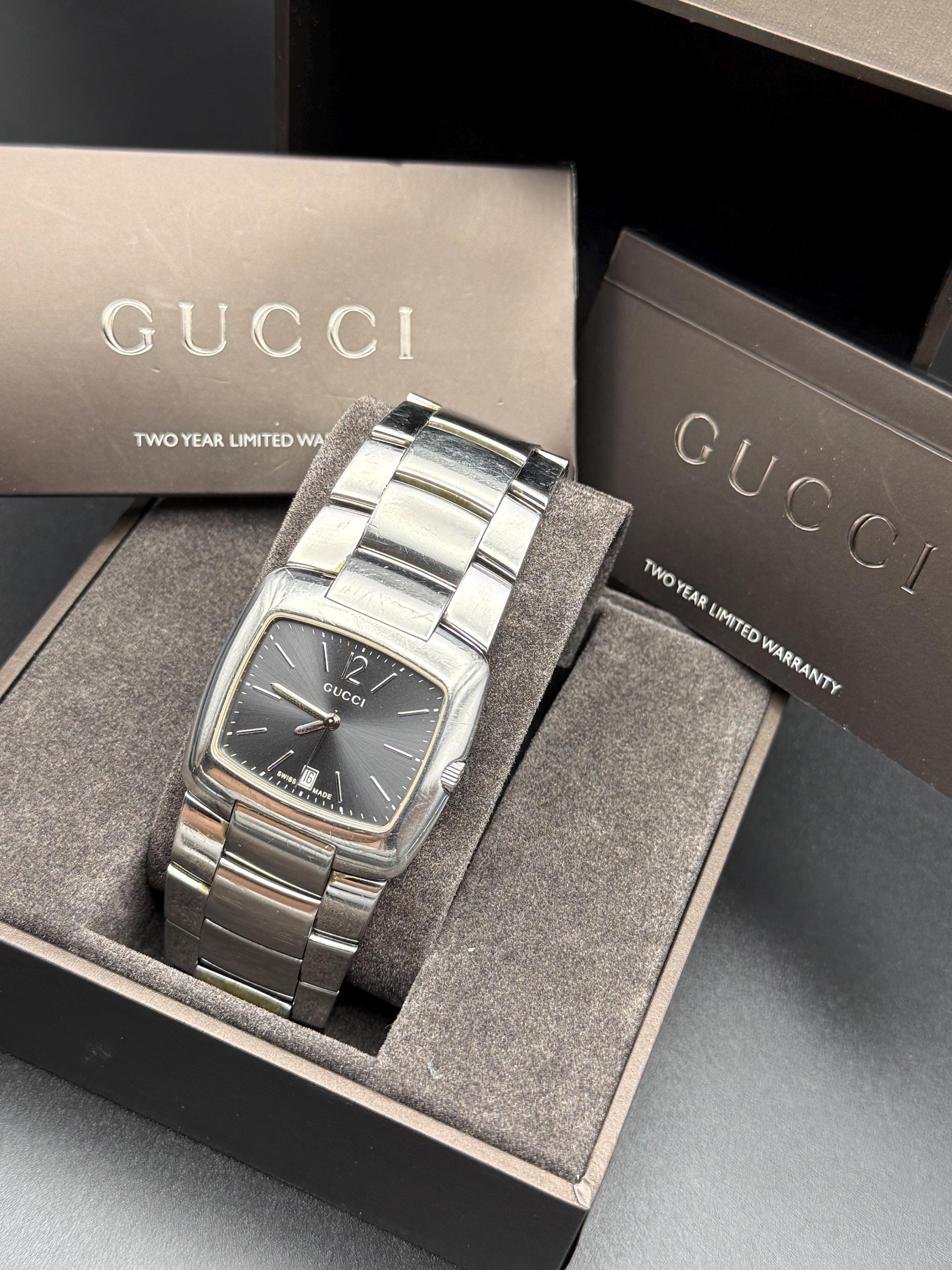Vintage Gucci Men Wrist Watch Swiss Made Analog Rare Stainless