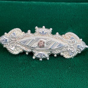 Antique Sweetheart rolled gold front Flower Silver Pin brooch Victorian Aesthetic Bar brooch For ladies Women Gift for Christmas Birthday