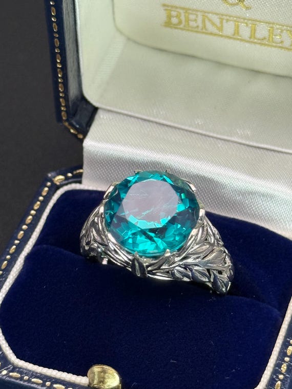 Silver ring Statement Hallmarked Solid Silver Lar… - image 1