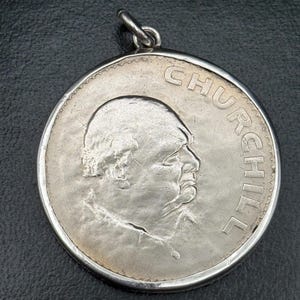 1965 British Winston Churchill Queen Elizabeth  Crown coin