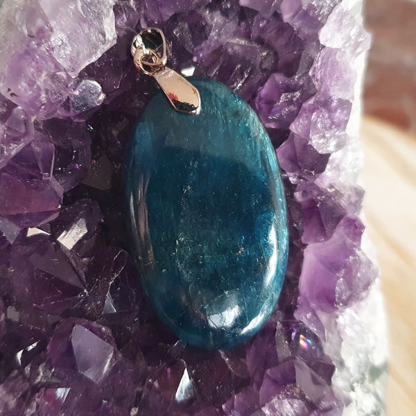 APATITE PENDANT