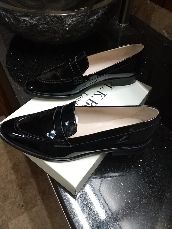 LK BENNETT de patente negro para damas -