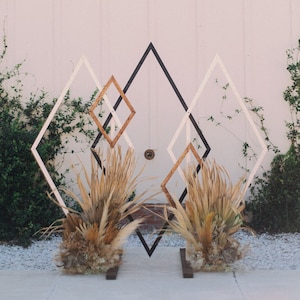 Wedding - Woodworking plans- Wedding decoration- Rustic Wedding Decor DIY Wedding Arch Plans-Wedding Arch - Wedding Boho