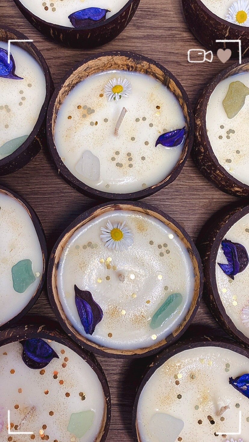 Bougie Citronnelle Géranium L' Amoureuse - Bougie Dans Une Noix de Coco Candle in A Coconut