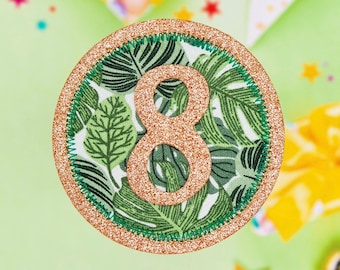 Insignia de cumpleaños de Safari: Pin de fiesta con temática de hojas