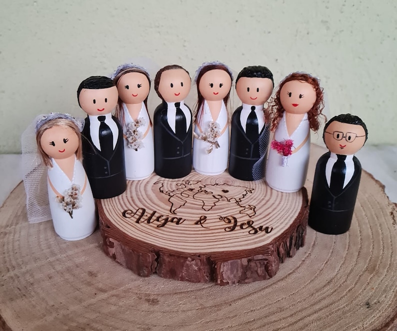 Regalos boda, sois los siguientes, topper pastel de boda familiar, muñecos de madera imagen 7