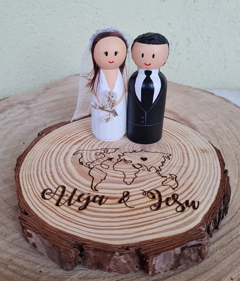 Regalos boda, sois los siguientes, topper pastel de boda familiar, muñecos de madera imagen 5