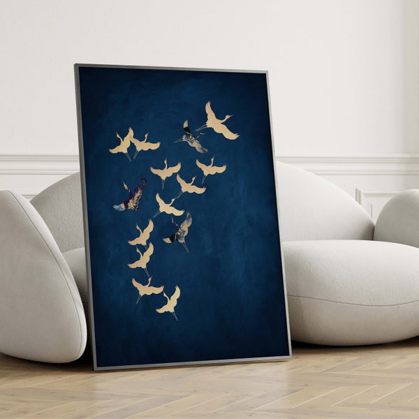 Arte da parete giapponese blu e oro, stampa giapponese di gru volanti, blu zaffiro, arte da parete massimalista, arredamento eclettico, grande arte da parete, uccelli