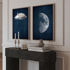 Mond- und Wolken-Wandkunstdrucke, dunkelblaues 2er-Set, surreal, minimalistisch, maximalistisch, Wolkenposter, Wohnzimmerdekoration, Mondphase