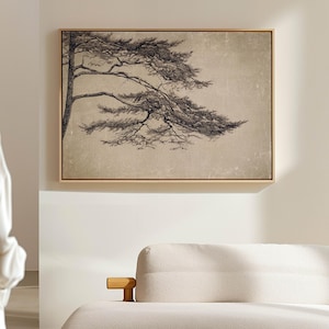 Peut inclure: Une impression encadrée présentant une illustration détaillée en noir et blanc d'un arbre aux longues branches balayantes. L'œuvre d'art a une esthétique vintage avec un fond sépia et un cadre en bois naturel, pour la décoration intérieure.