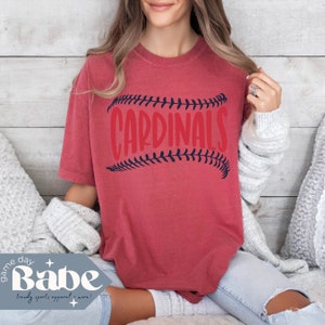 Komfort Farben Tee für Erwachsene | Cardinals Baseball | St Louis Shirt, Spieltag Outfit, Karten, Geschenk, Kurzarm TShirt