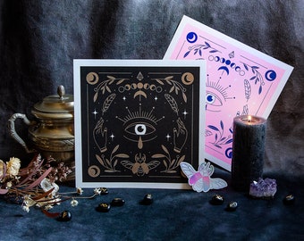 Magic Pack: 2 Risographien 20x20 cm "Mystique" + 1 Holographischer Aufkleber Skarabäus