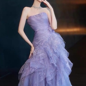 Ethereal Lila Tüll Abendkleid | Lavendel Lila Trägerloses Kleid aus Tüll | Korsett Bustier Design Abendkleid | Cocktailkleid