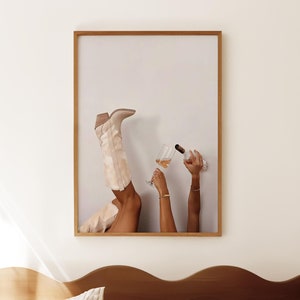 Cowgirl laarzen rosé champagne wijn digitale kunst aan de muur print, country western esthetiek, girly cowgirl laarzen, lang leve retro rodeo Southwestern