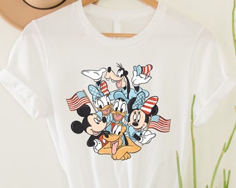 Camicia Happy Disney 4 luglio Abbigliamento patriottico Disney con Topolino e i suoi amici Abbigliamento Disney Americana Maglietta Topolino 4 luglio