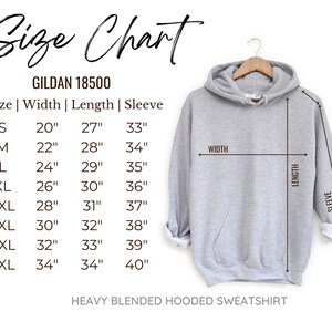 Op de afbeelding: Maattabel voor een Gildan 18500 zwaar gemengd hooded sweatshirt. De tabel toont de breedte, lengte en mouwlengte in inches voor maten S tot en met 5XL.